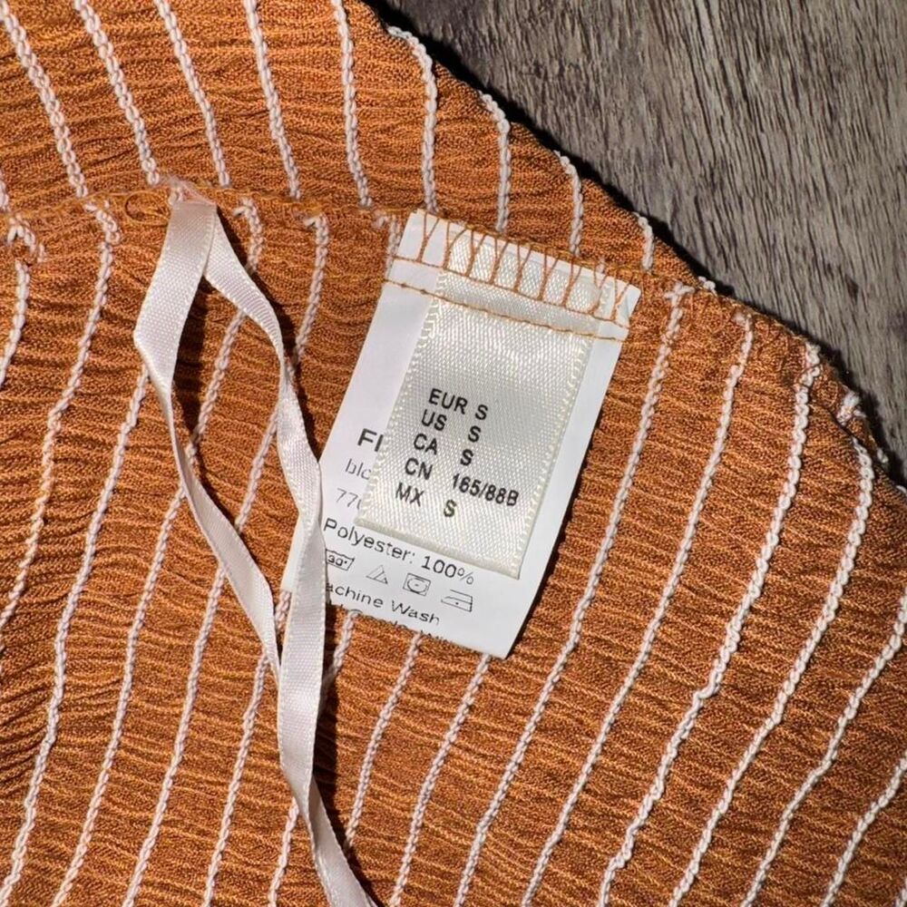 Boho Orange Ruched Smocked Long Sleeve Crop Top Small - Picture 2 of 2
